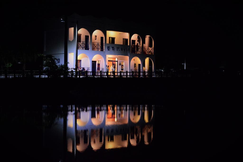 Blue And White Style Holiday B&B Guanshan Exterior photo